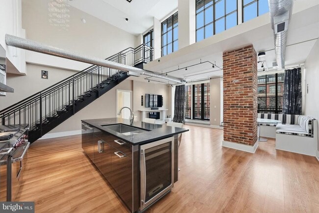 Photo - 1615 N Queen St Unidad M603