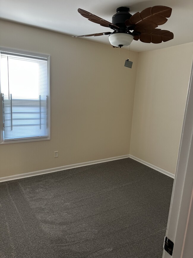 Photo - 782 Mount St