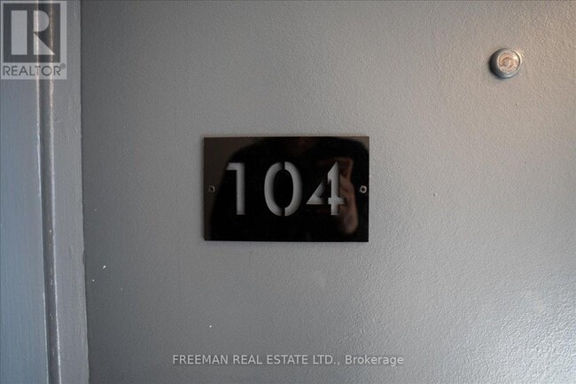 Photo - 15 Thorburn Ave