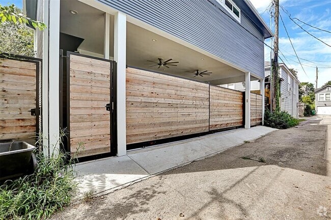 Building Photo - 1716 Haver St Rental