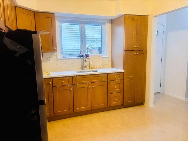 Photo - 134 Woodbine Ave