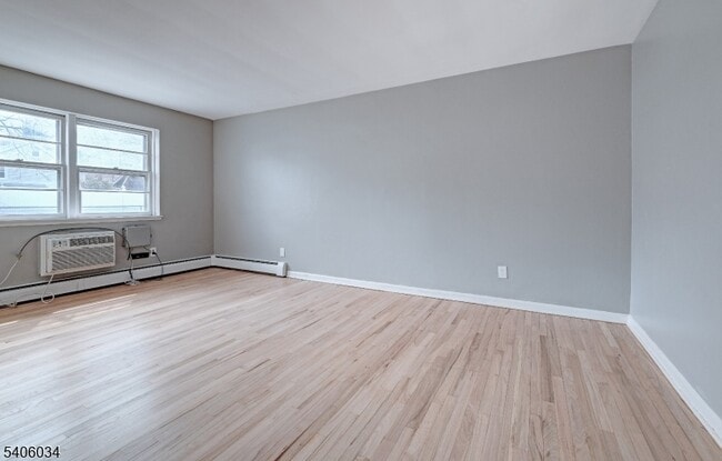 Photo - 138 Roseland Ave Unit 4