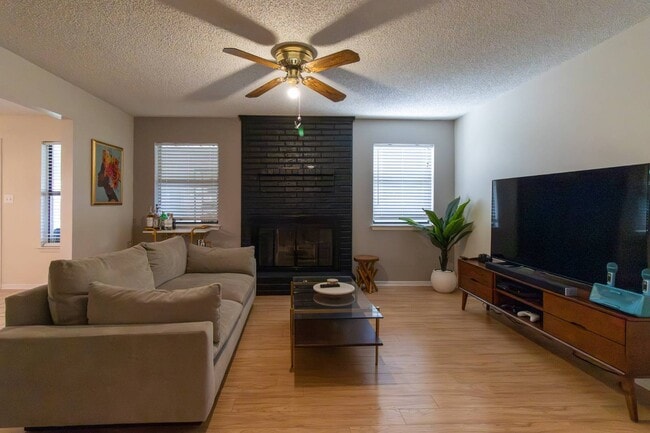 Photo - 1609 Ronstan Dr