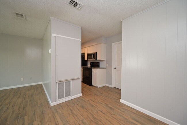 Photo - 506 N 3rd St Unidad 2