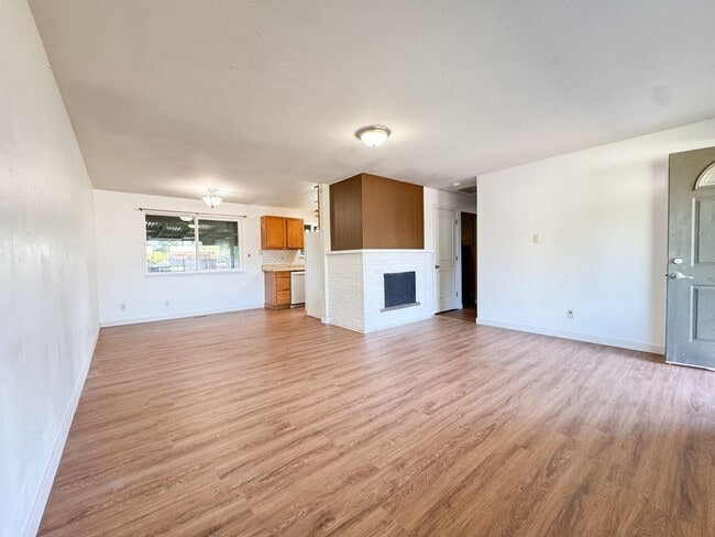 Photo - 4 bed rambler in HUGE lot