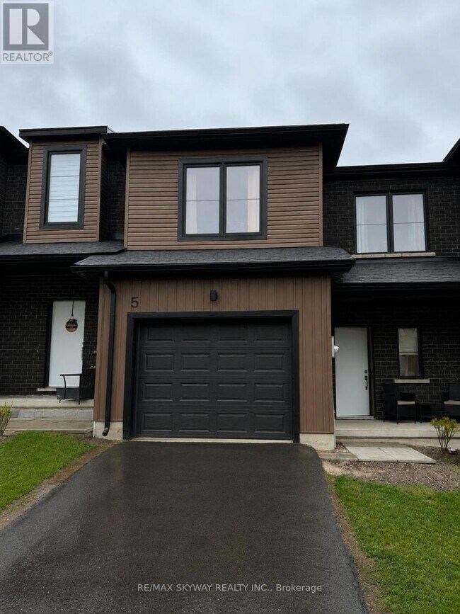 Photo - 5 Trailside Dr