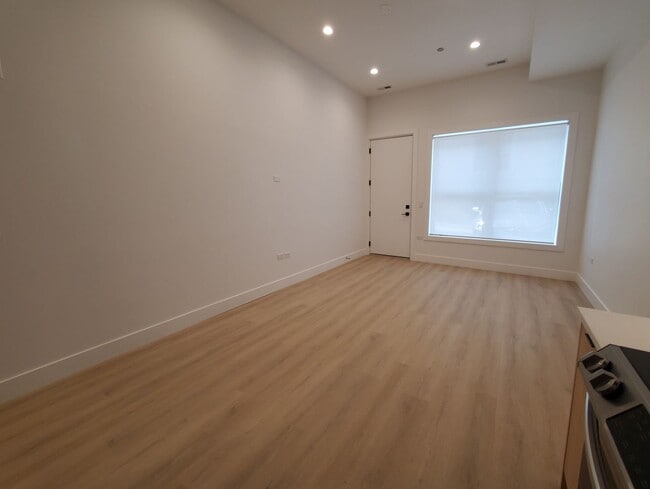 Photo - 3322 N Halsted St Unit 1R