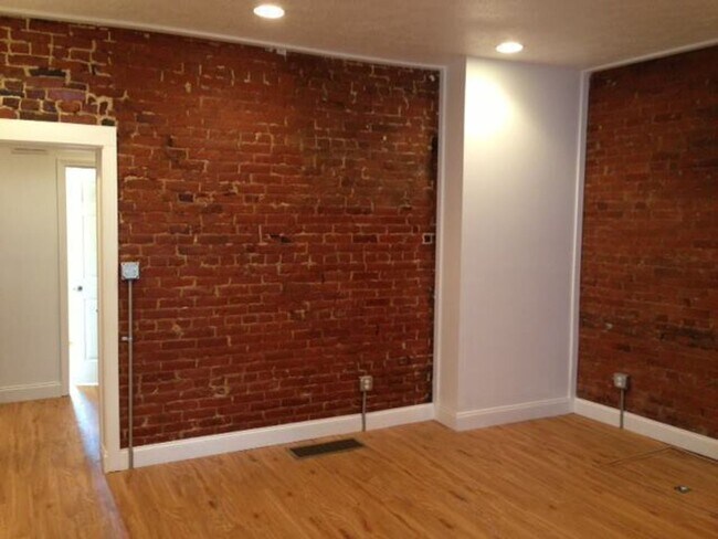 Photo - Beautiful 3 bed, 1 bath luxury apartment S... Unit 1