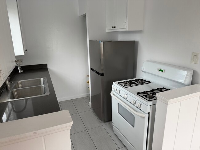 Photo - 11622 Chandler Blvd