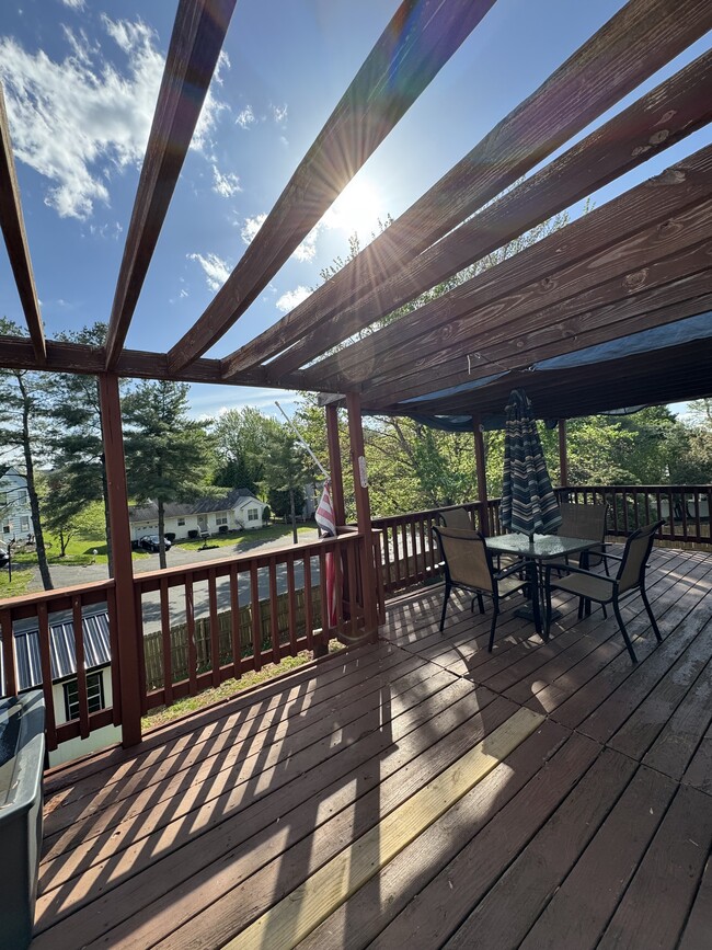 Photo - 1568 Harrier Ln