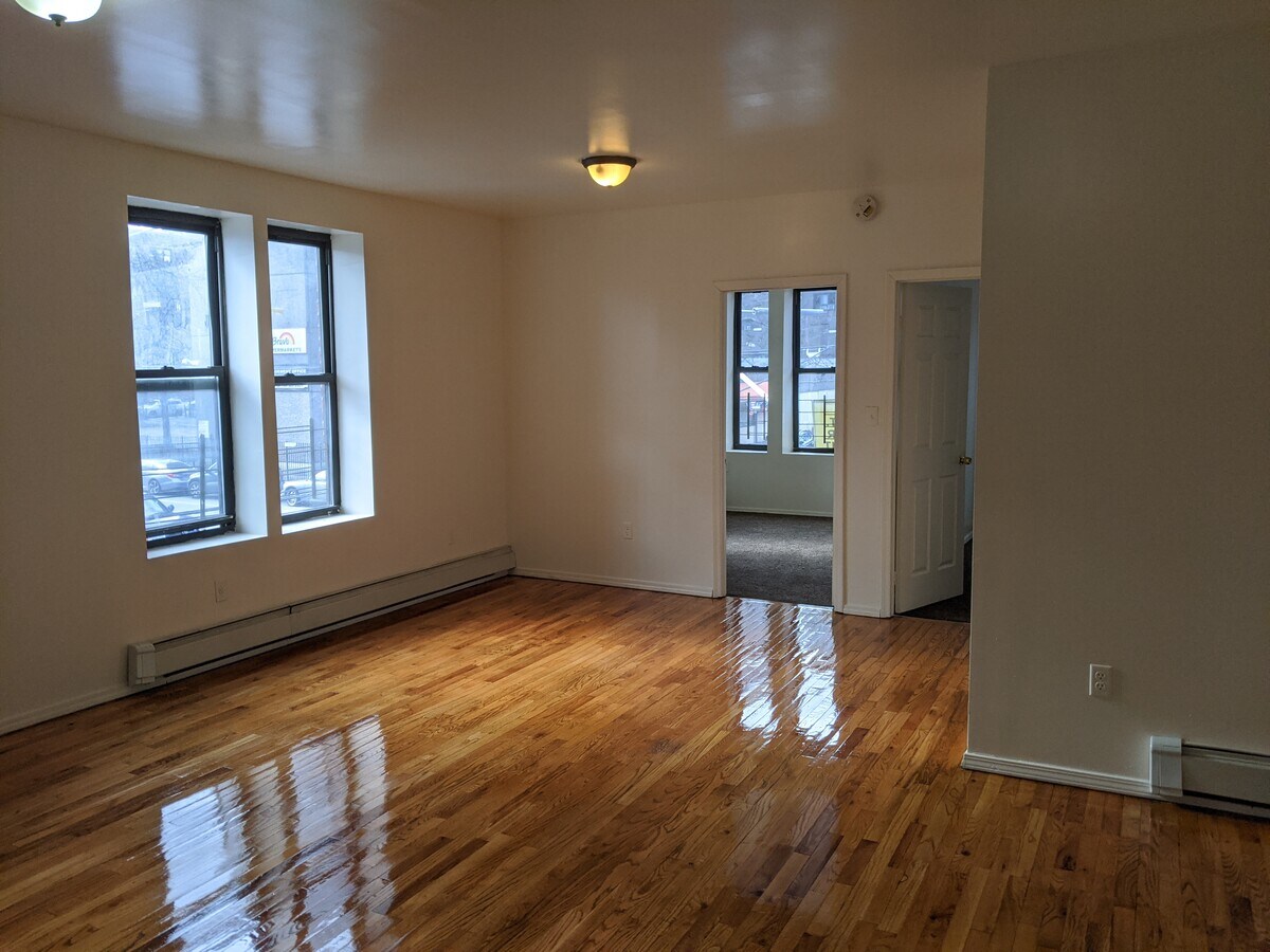 Photo - 107 E 93rd St Unit 2F