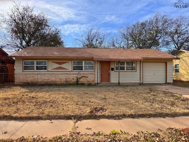 Building Photo - 1813 Westcliff Dr