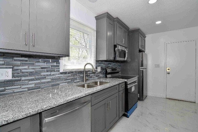 Photo - 5712 Garfield Ave