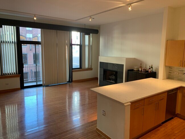 Photo - 333 W Hubbard St Unit 4K