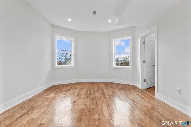 Photo - 54 Plaza Ave Unidad 2