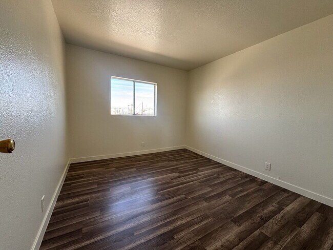 2 Bedroom, 1 Bathroom Home Available Now