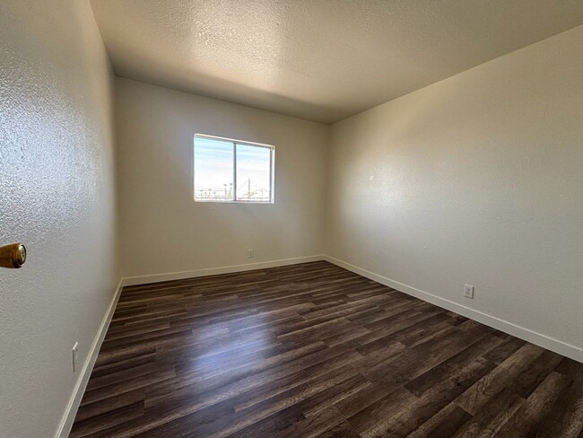Photo - 2 Bedroom, 1 Bathroom Home Available Now Unit 4