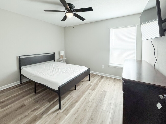 Building Photo - 515 Old Spanish Trail