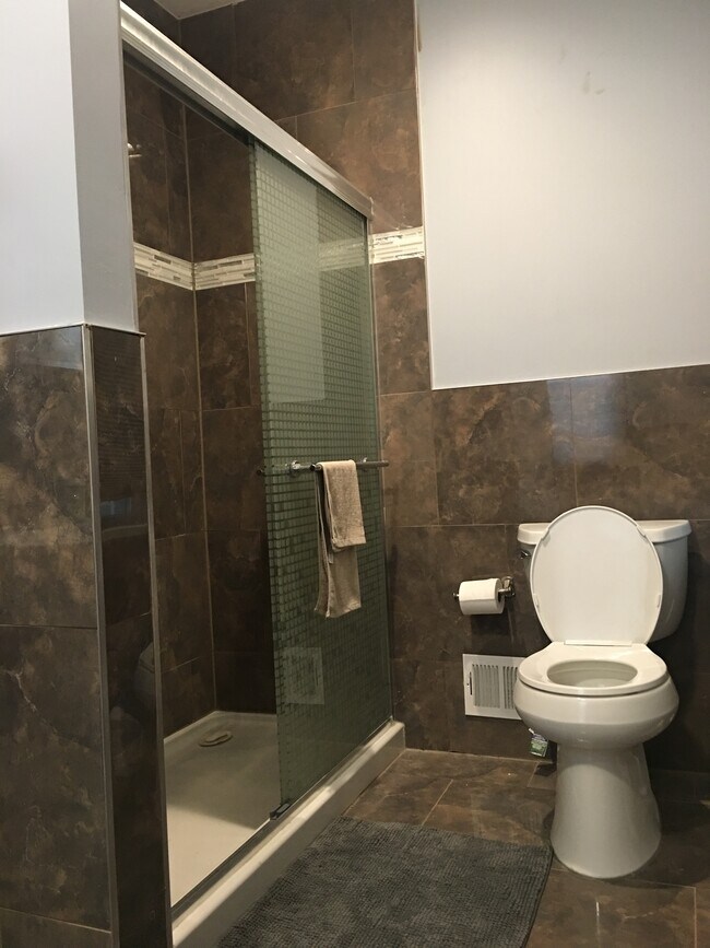 Photo - 5451 Potter St