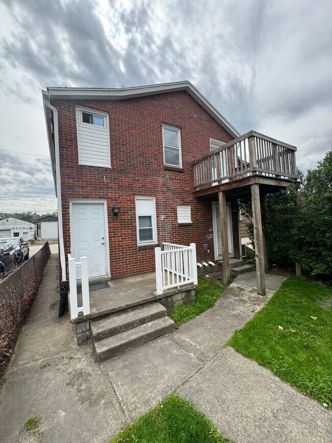 Photo - 2605 Walnut St Apartment Unit Second Floor