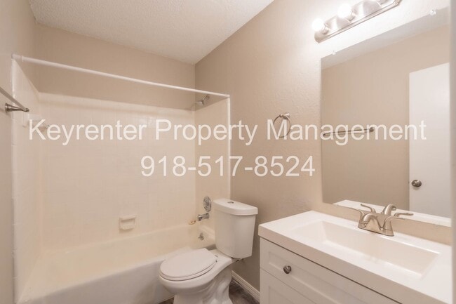 Photo - 3 Bed | 1 Bath in West Tulsa!