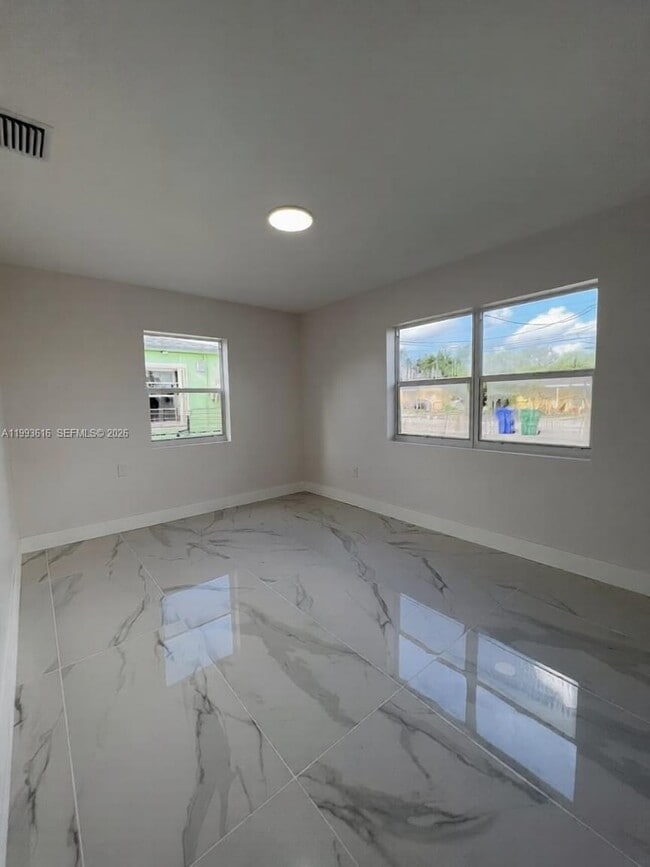 Photo - 31 SW 67th Ct