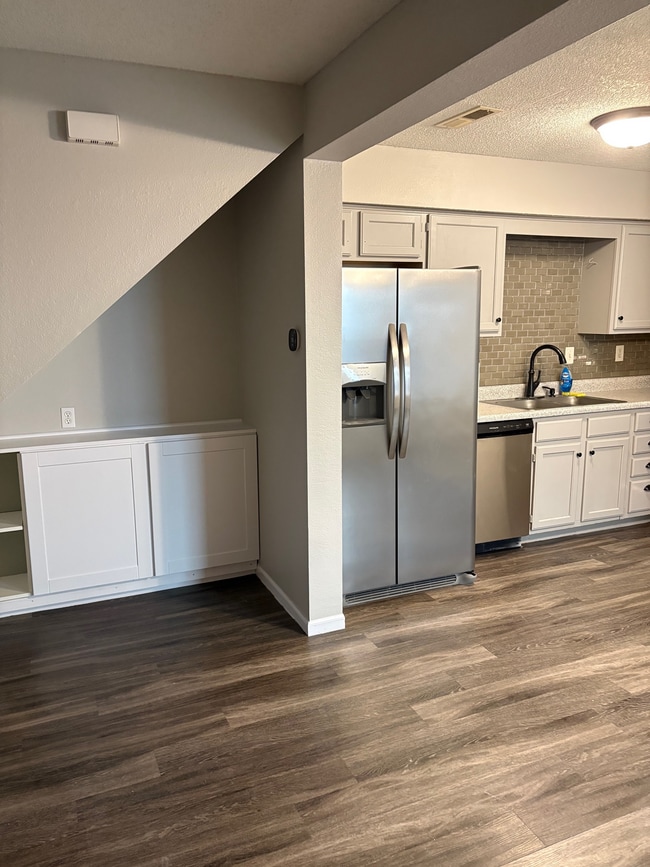 Photo - 1282 NW Phelps Ct