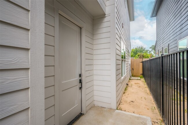 Photo - 4605 Terry St