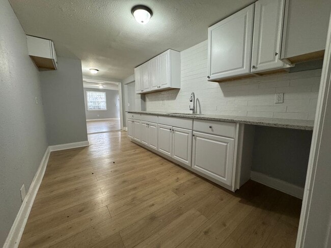 Photo - 46 W 23rd St