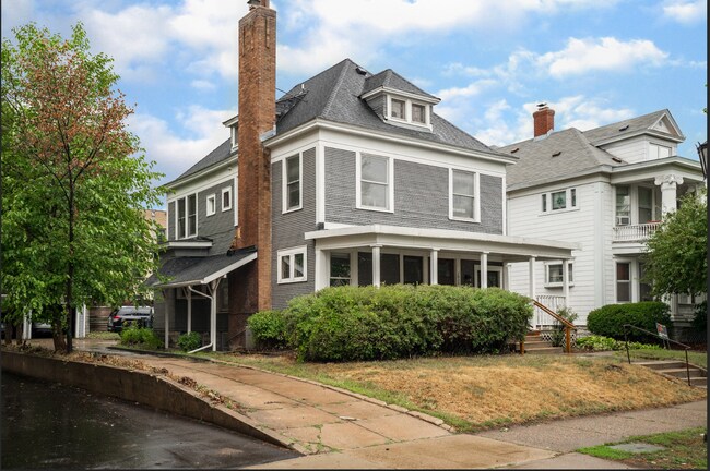 1924 Colfax Ave South Unidad 2