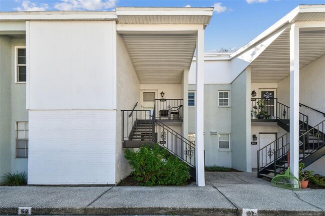 Building Photo - 3803 N Oak Dr Unit B52