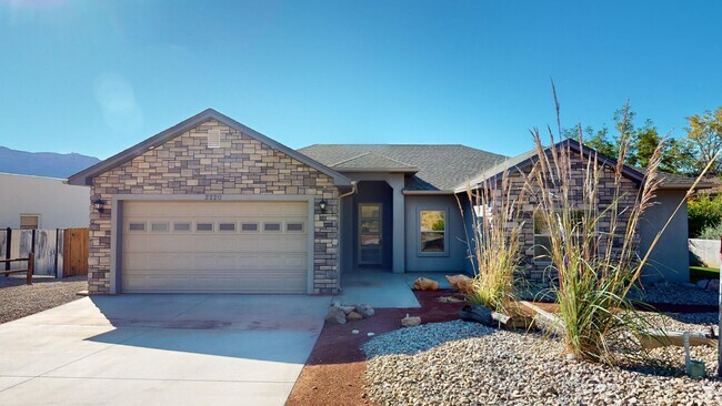 Building Photo - Partially Furnished Home