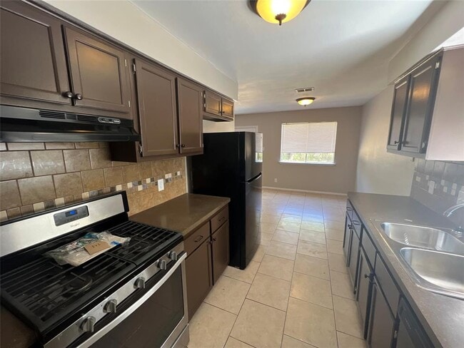 Photo - 817 Cactus Dr