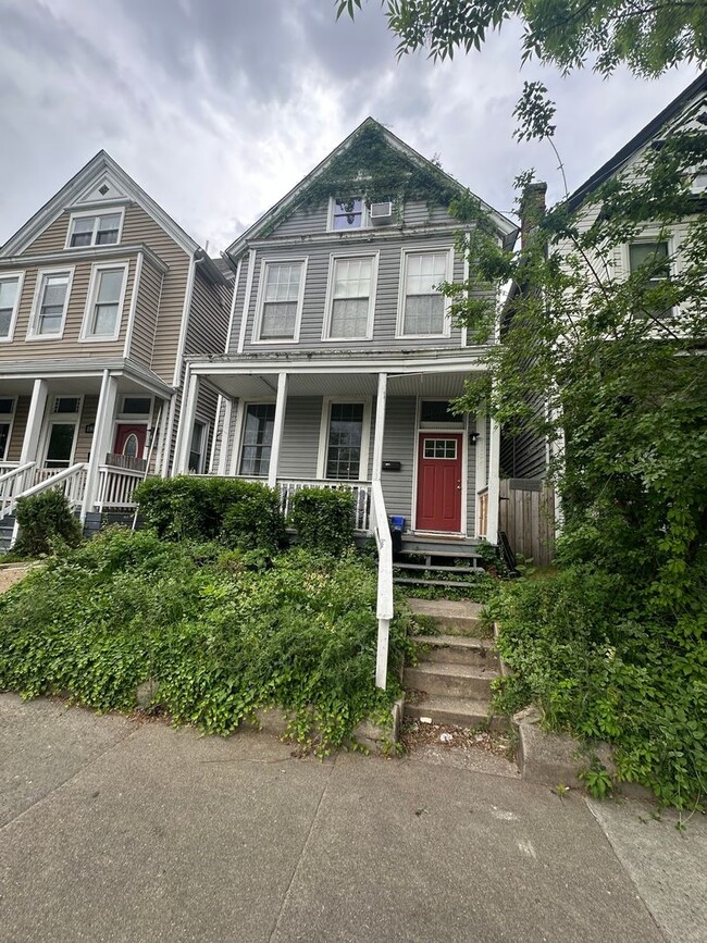 Photo - 1904 W Main St