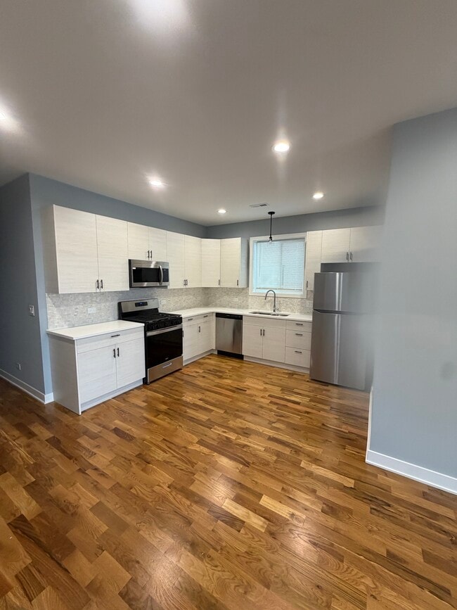 Building Photo - 3029 W Washington Blvd Unit 2