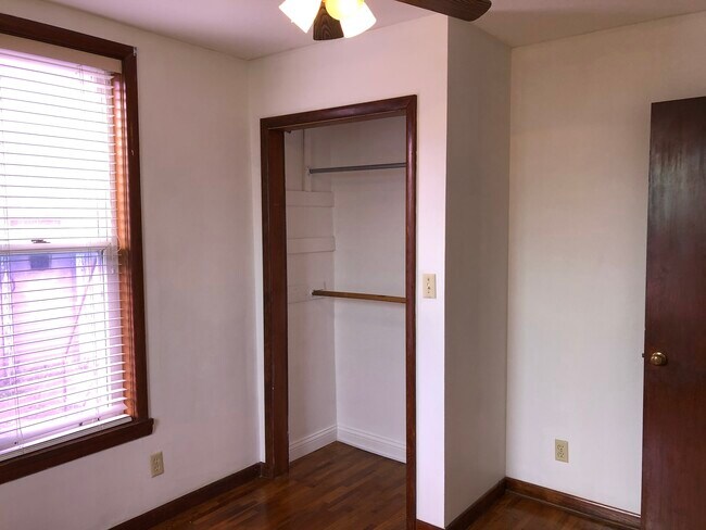 Photo - 327 N Main St