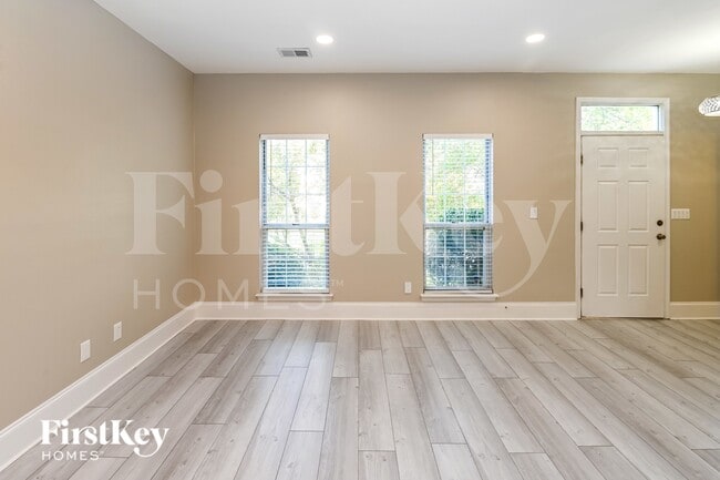 Photo - 9906 Elsenham Ln