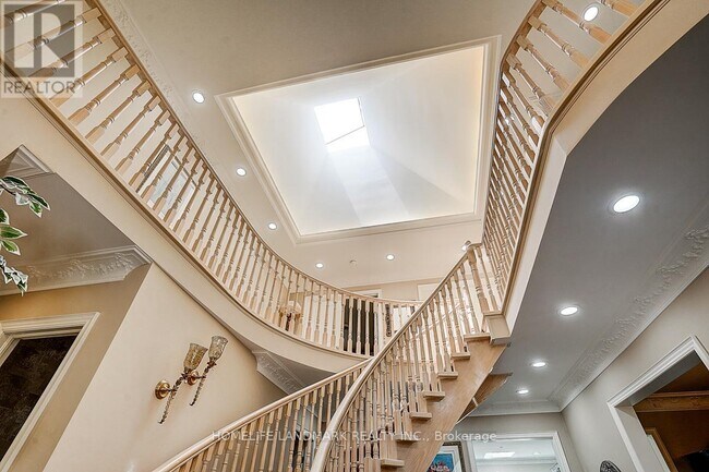 Photo - 286 Hillcrest Ave