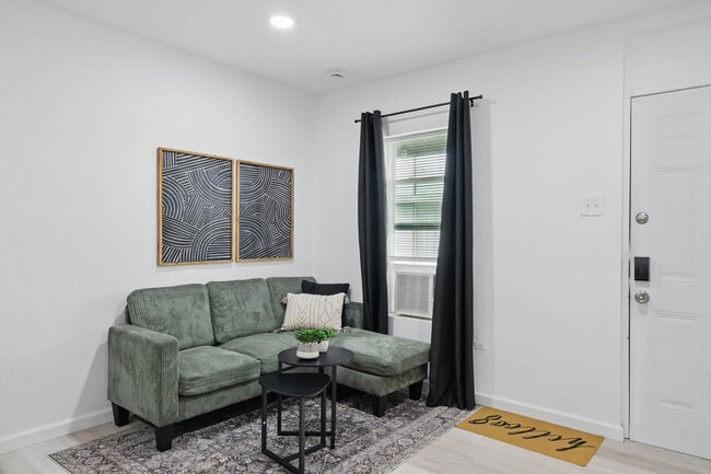 Building Photo - 2336 Minnie St Unit SI ID1514807P