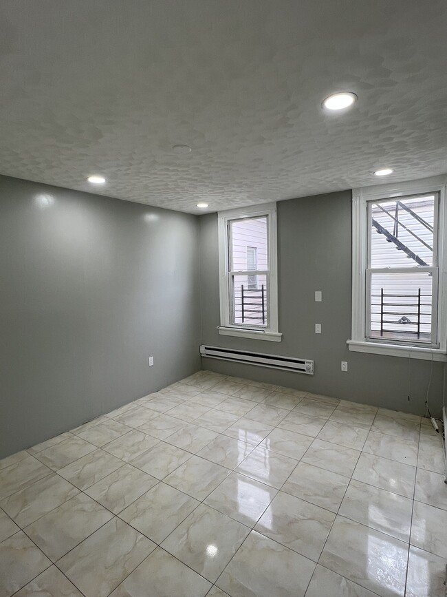 Building Photo - 234 Clark Pl Unit 2R Rental
