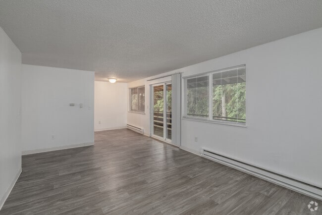 2 habitaciones, 1,5 baños - 895 pies cuadrados - Sala de estar - Sandman IV Apartamentos