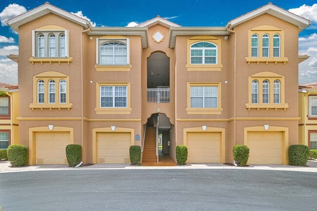 Building Photo - NOW AVAILABLE - Cozy Condo in Fort Myers - 15 Minutes from Beach!