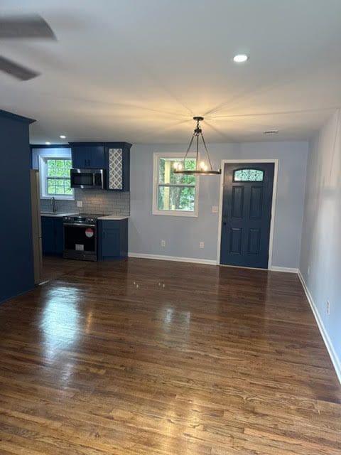 Photo - 331 Simca St SE