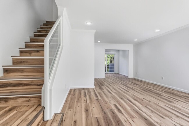 Photo - 1340 Kings Cove Dr E