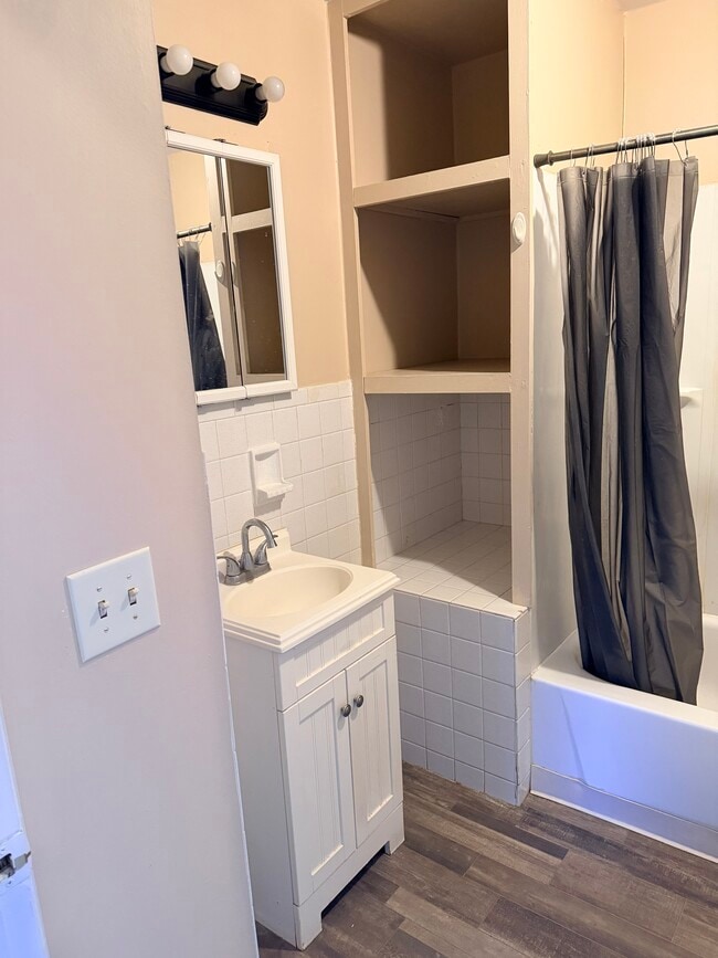 Photo - 980 E Hope Dr Unit B