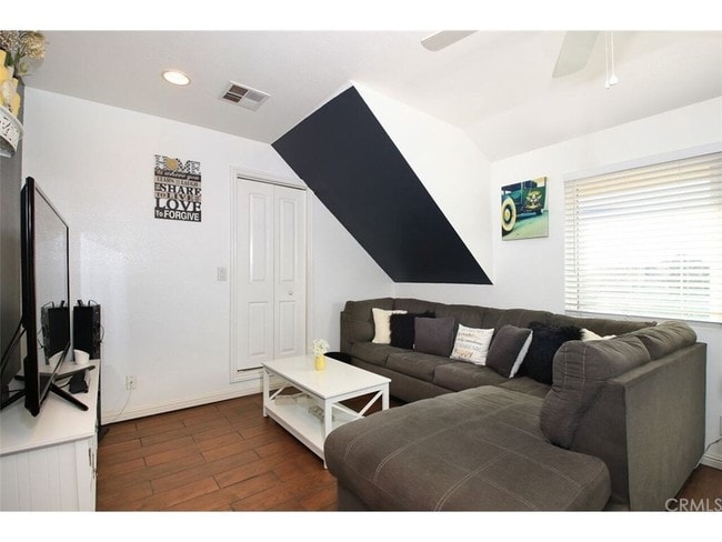 Building Photo - 2134 N Thomas St Unit A