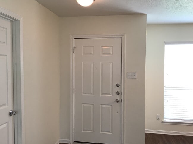 Photo - 13049 Skyline Dr