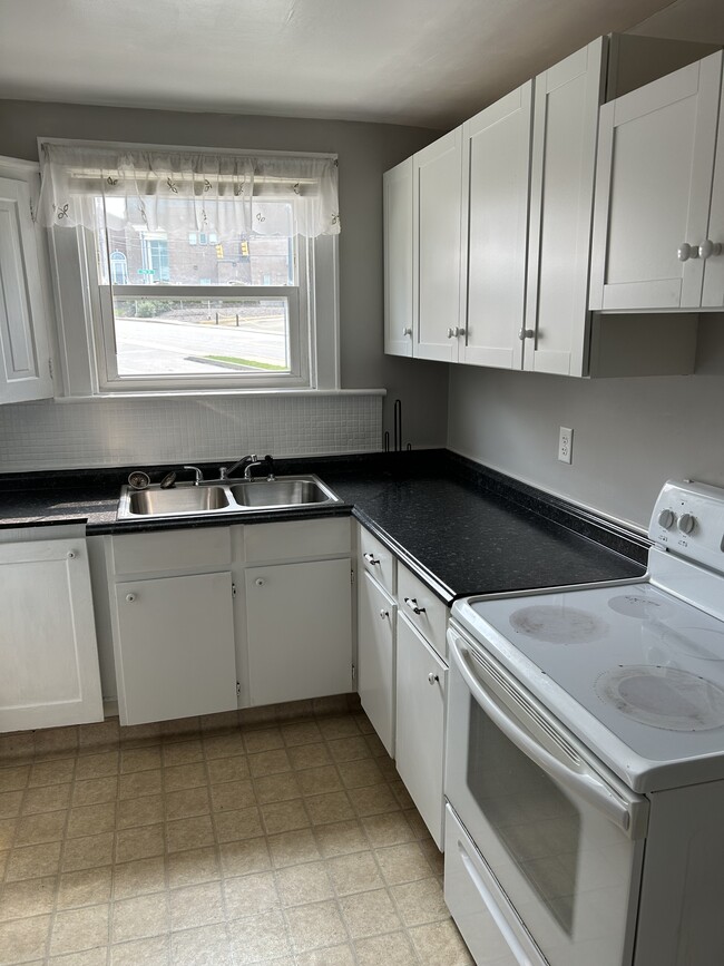 Photo - 1126 Oakland Ave