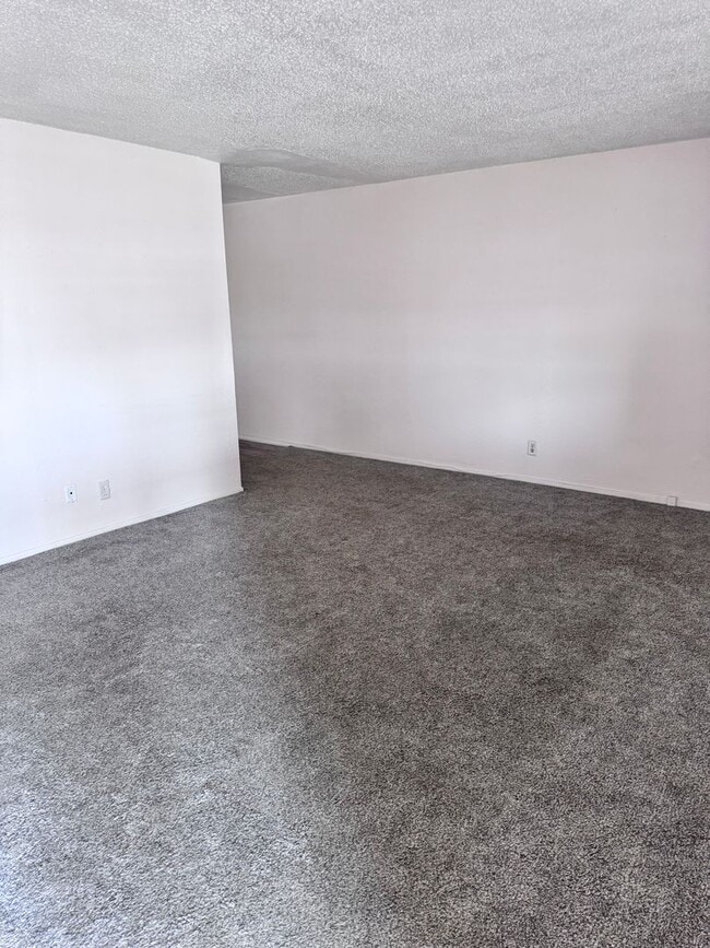 Photo - 2 Bedroom 1 Bath Duplex