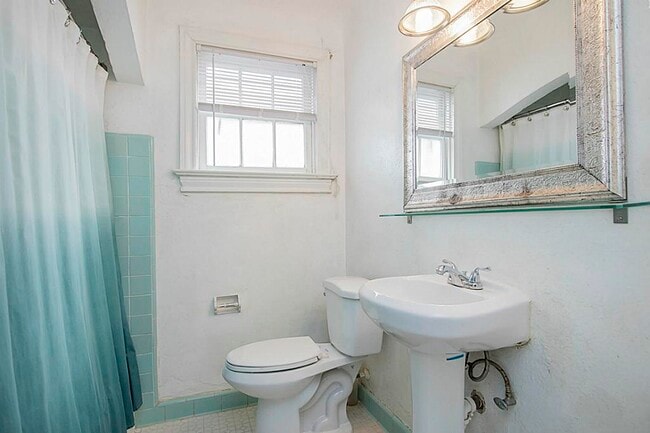 Photo - 1843 Branard St